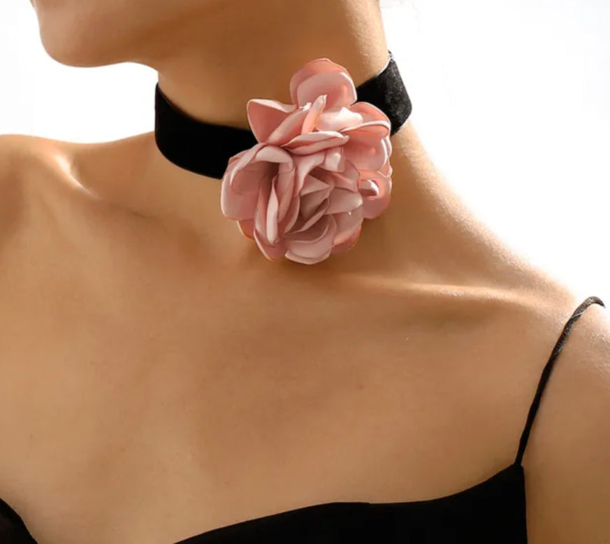 COLLAR FLOR VELVET